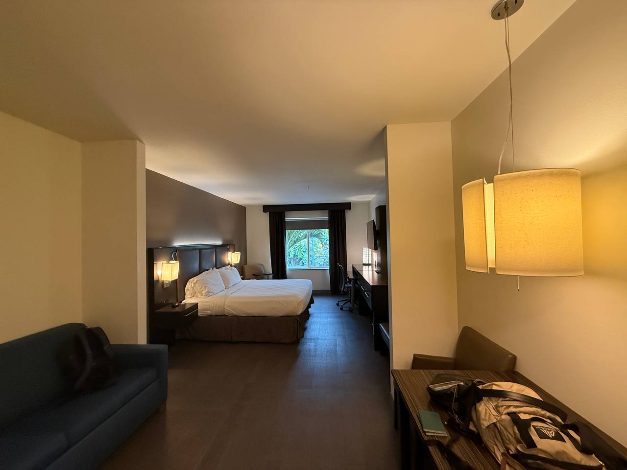 Holiday Inn Express KOA Room